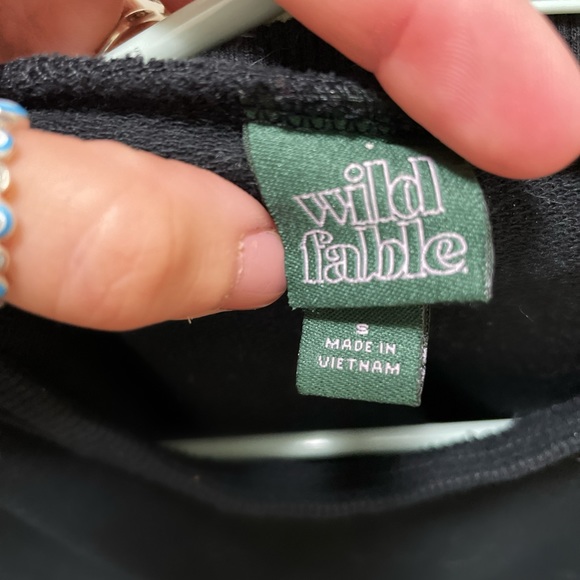 WILD FABLE•CREWNECK - Picture 2 of 2